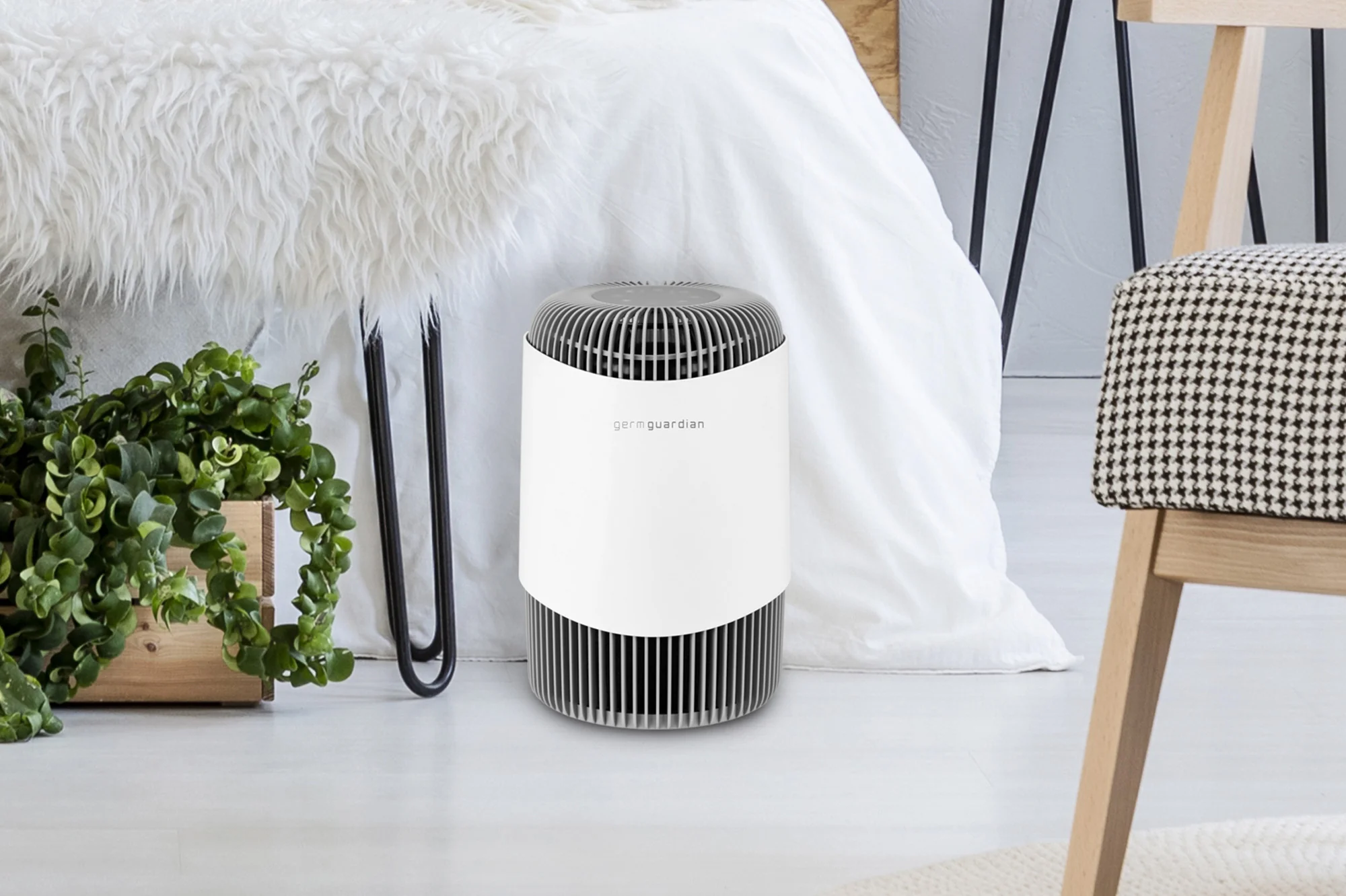 GermGuardian AC151 HEPA PURE™ 15" Table Top Air Purifier (360° 3-speed 4-stage UV-C filtration, white) - Image 13