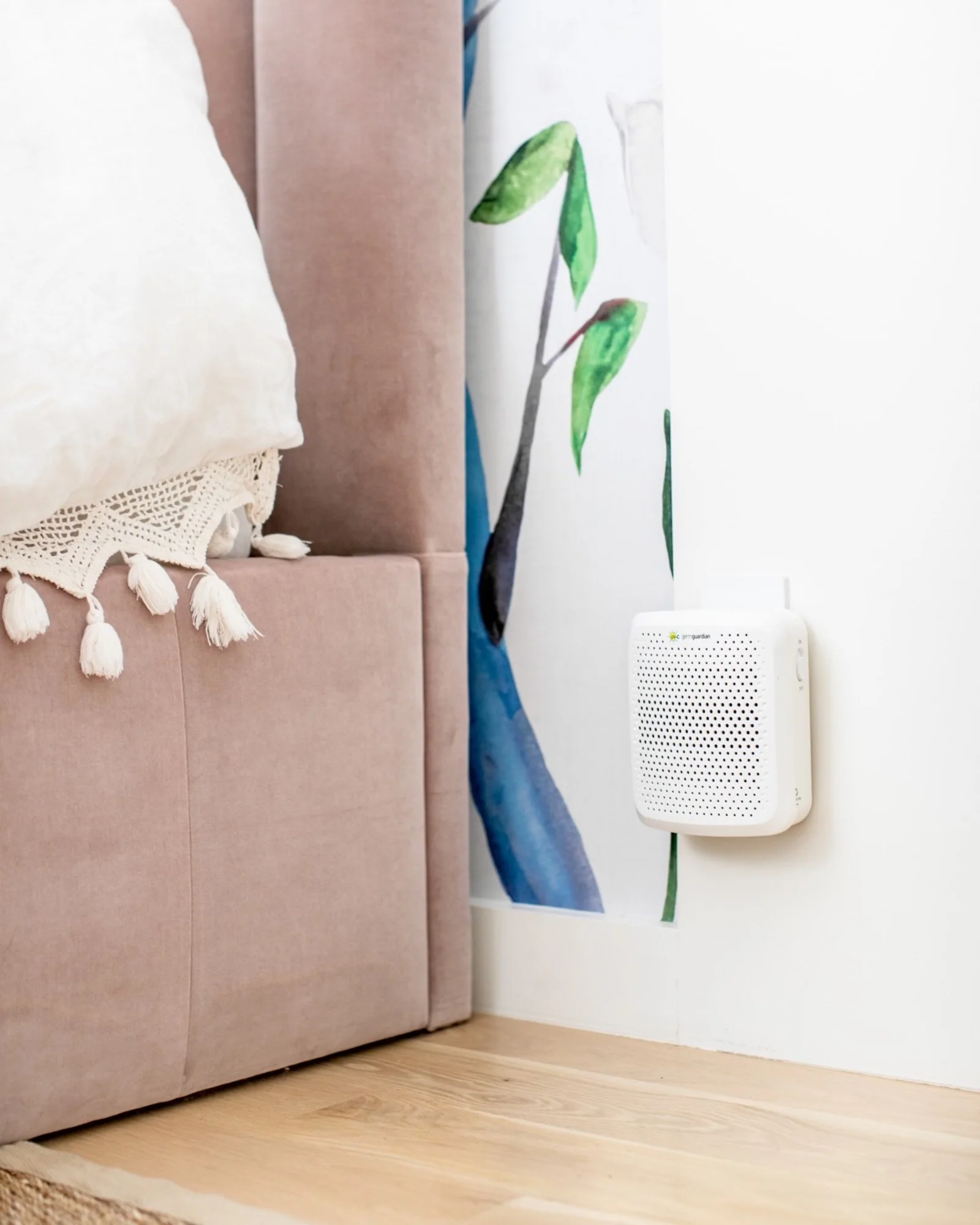 PureGuardian AC225 7" Pluggable Air Purifier (3-stage UV-C filtration, white) - Image 10